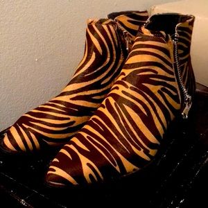 Steve Madden Boots Hickory Tiger Print Ankle Booties new never worn